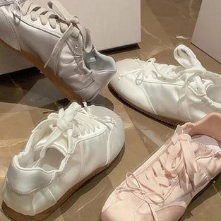 Sleek Lace-Up Casual Sneakers