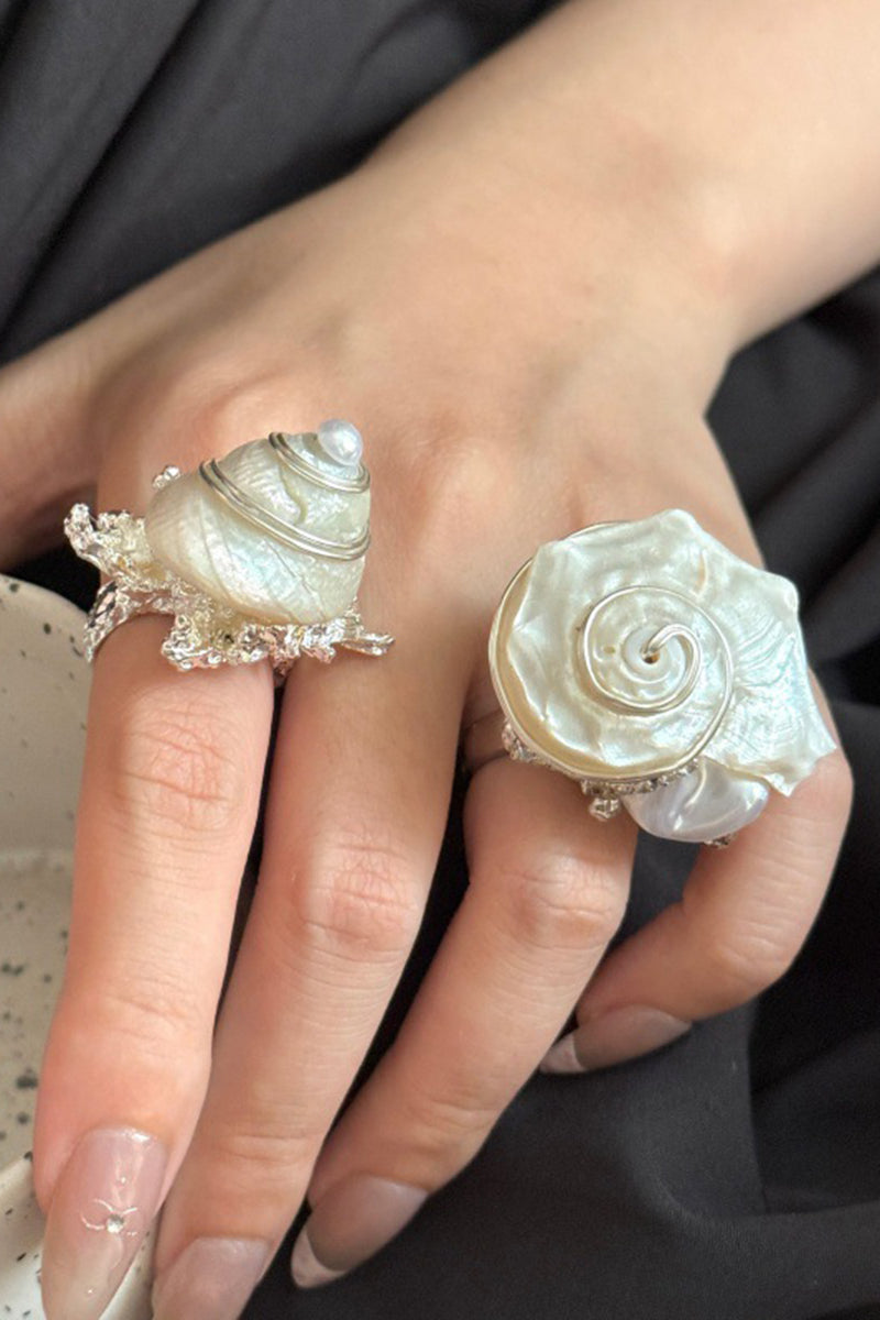 Elegant Spiral Seashell Ring