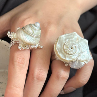 Elegant Spiral Seashell Ring