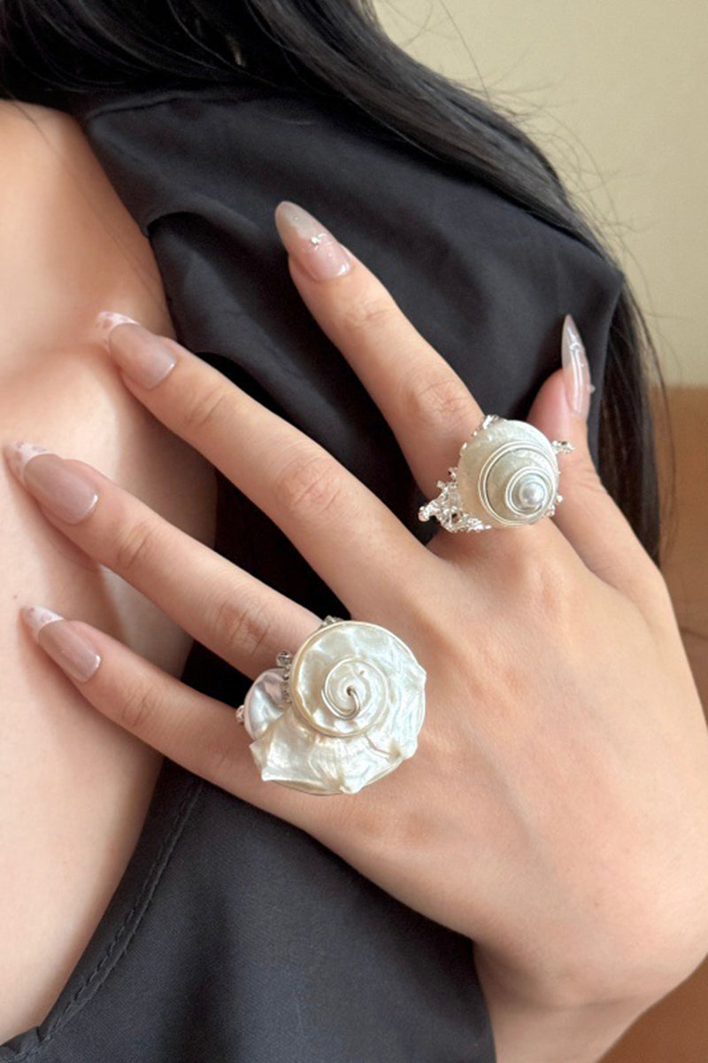 Elegant Spiral Seashell Ring