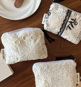 Elegant Floral Pattern Pouch