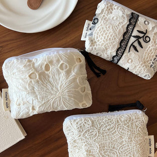 Elegant Floral Pattern Pouch