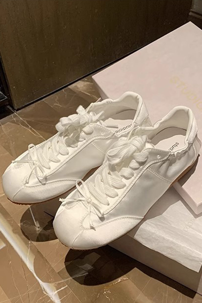 Sleek Lace-Up Casual Sneakers