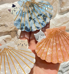 Cat Shell Patterned Hair Clip