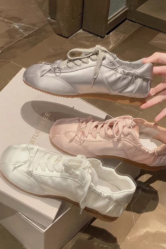 Sleek Lace-Up Casual Sneakers