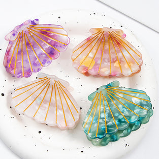 Shell-Shaped Hair Claw