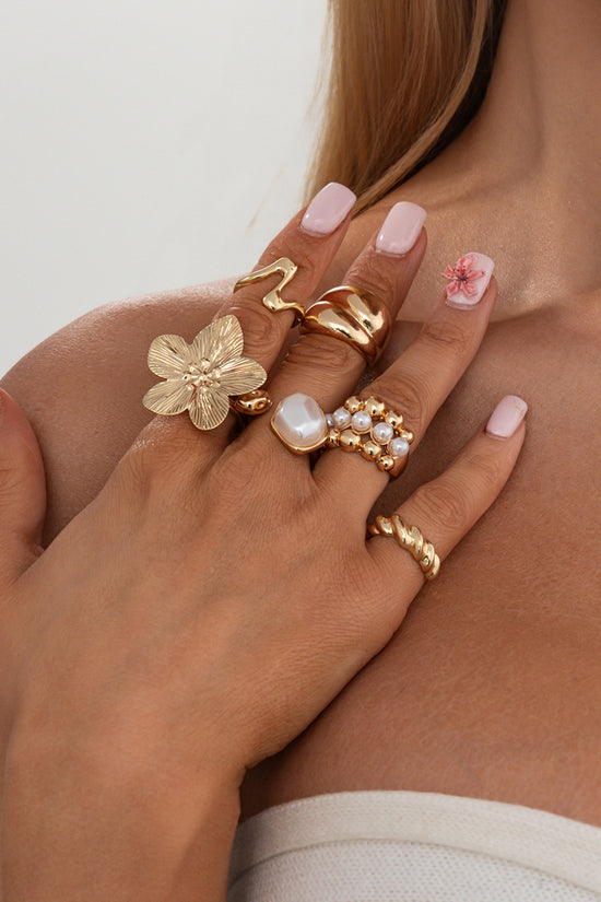 Elegant Gold Statement Rings Set