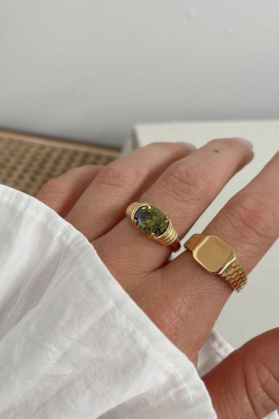 Elegant Twist Oval Statement Ring