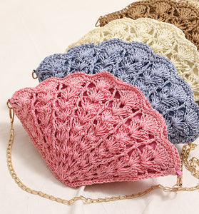 Chic Shell-Shaped Woven Handbag