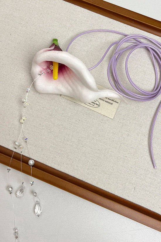 Elegant Floral Pendant Necklace