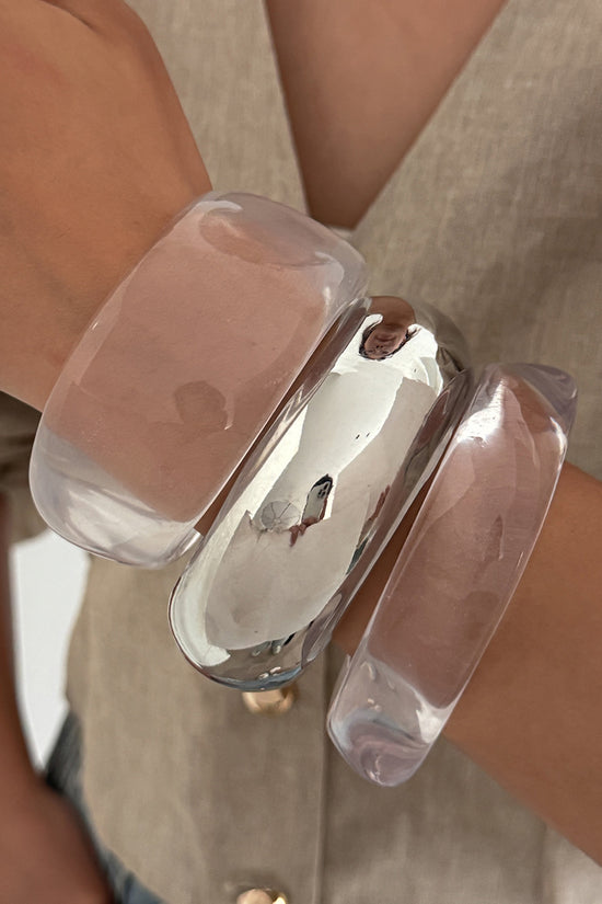 Sleek Twist Clear Bracelet