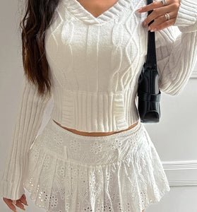 Cable Knit V-Neck Cropped Sweater