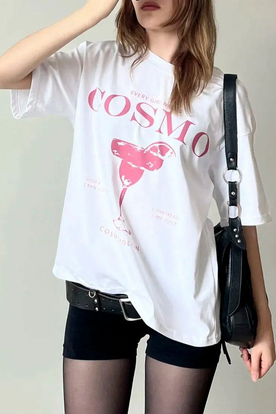 Chic Graphic T-Shirt for Stylish Outfits
