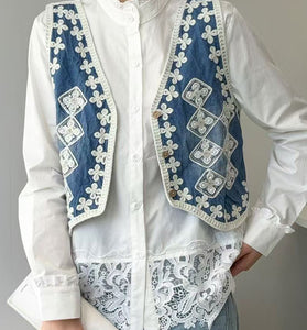 Floral Detailed Sleeveless Vest