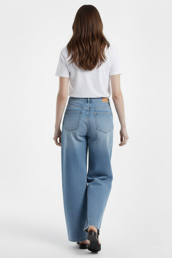 Golden Nap Cat Embroidered T-Shirt