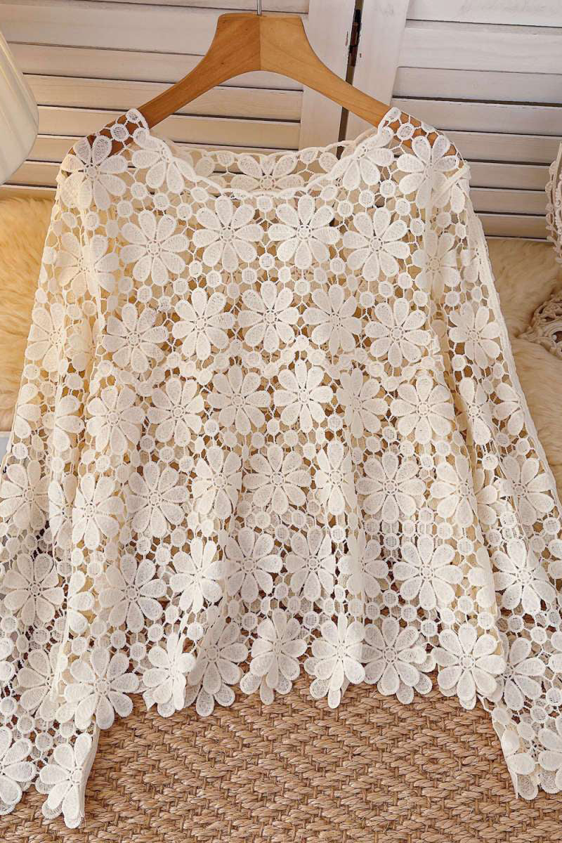 Floral Lace Long Sleeve Blouse