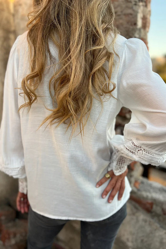 Elegant Lace Long Sleeve Blouse