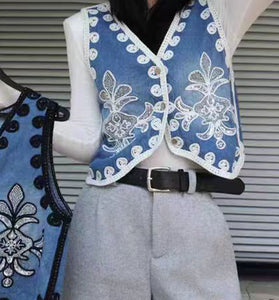 Floral Detailed Sleeveless Vest