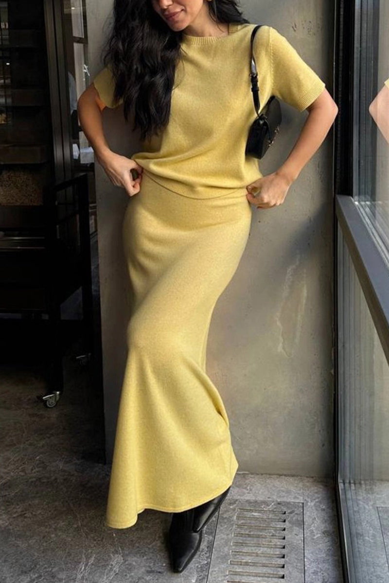 Elegant Two-Piece Skirt Set