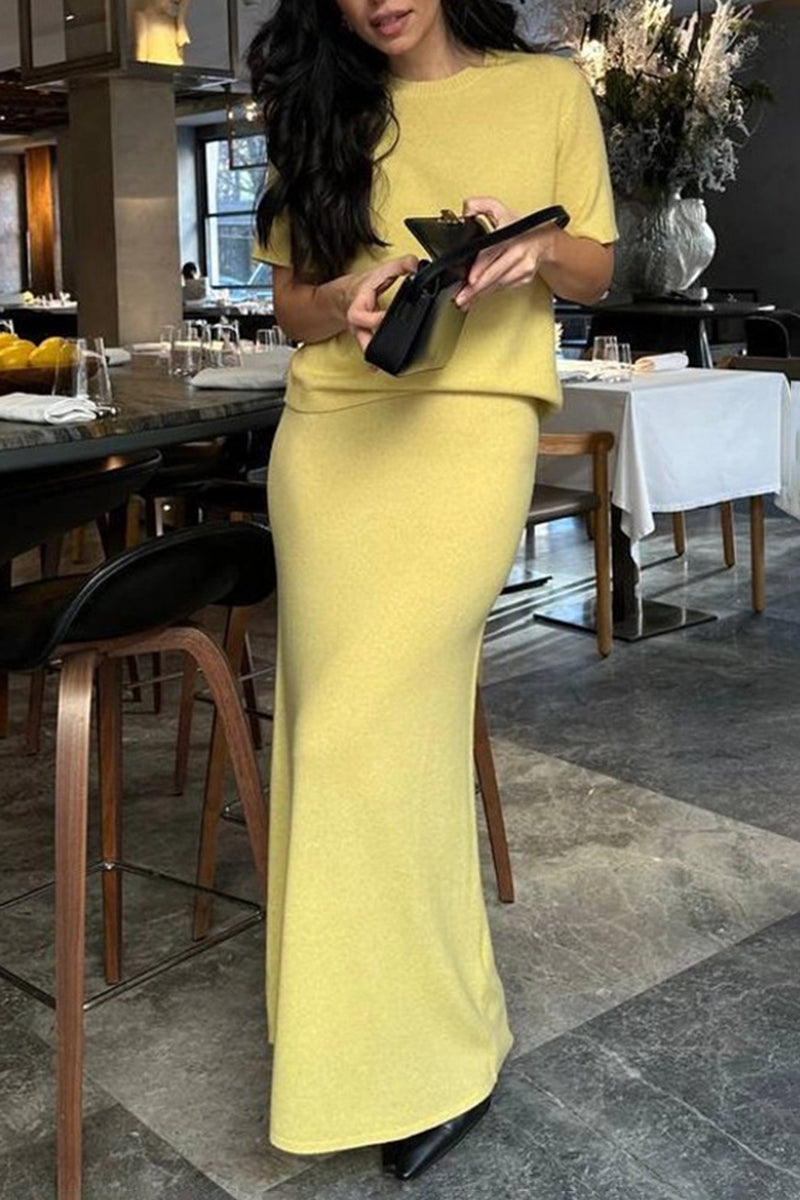 Elegant Two-Piece Skirt Set