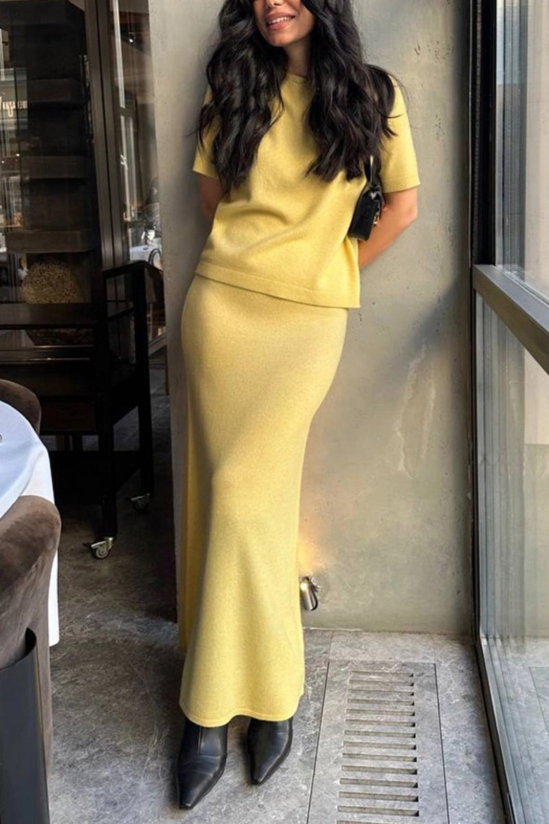 Elegant Two-Piece Skirt Set