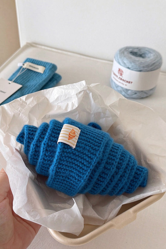BLUE (2).jpg