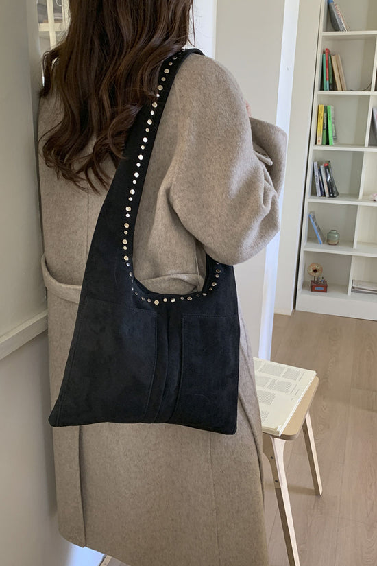 BLACK (3).jpg