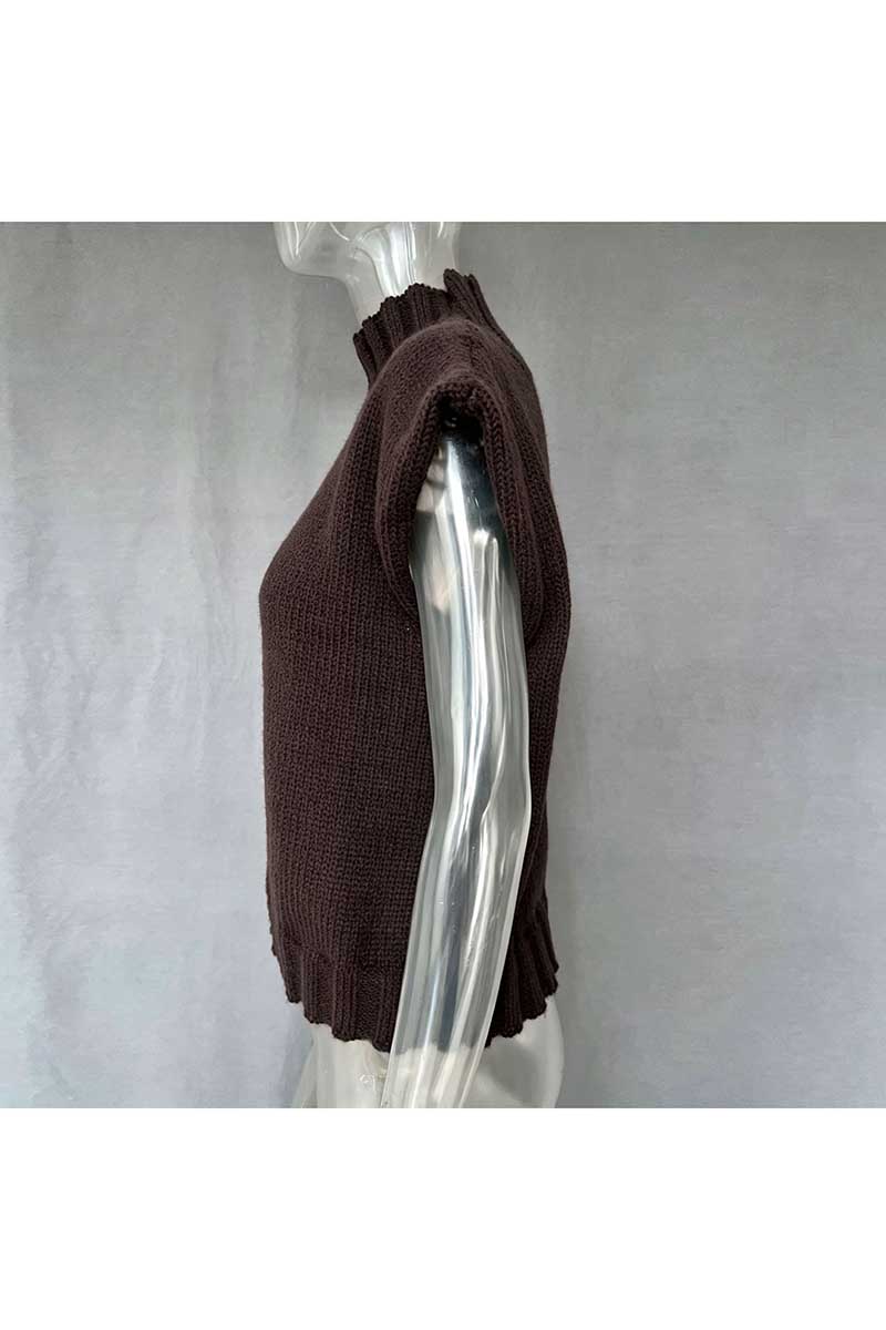 BROWN (3).jpg