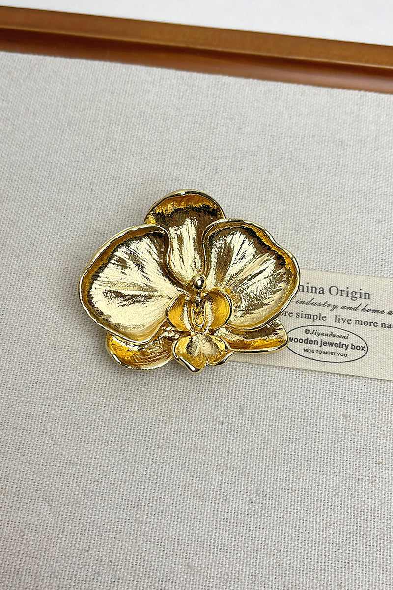 Elegant Floral Gold Brooch