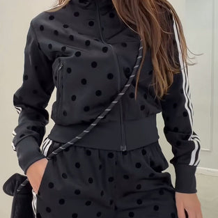 BLACK (1).jpg