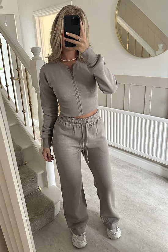 KHAKI.jpg