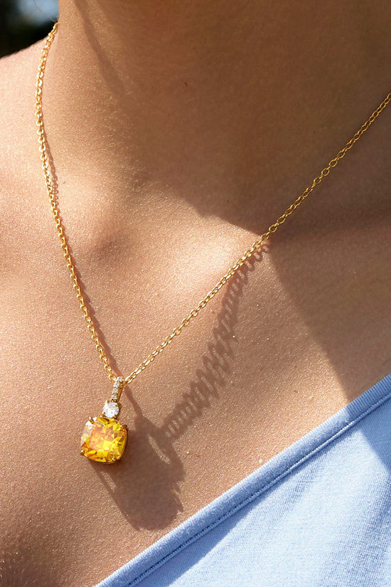 Elegant Crystal Pendant Necklace