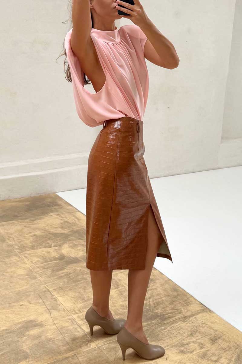 BROWN (2).jpg