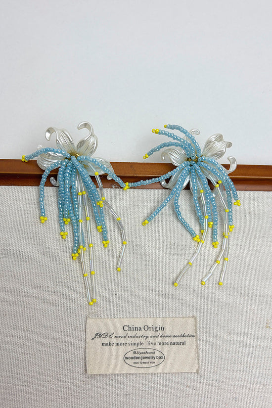 Twisting Bead Flower Earrings