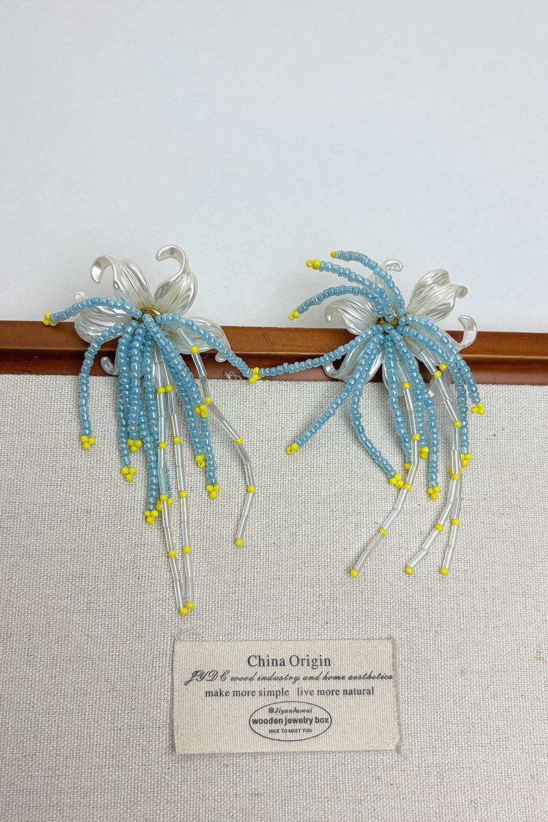 Twisting Bead Flower Earrings