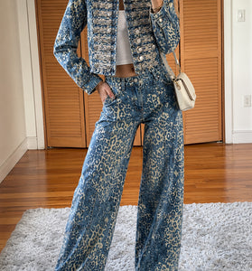 BLUE (1).jpg