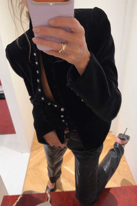 BLACK (3).jpg
