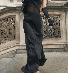 BLACK (1).jpg