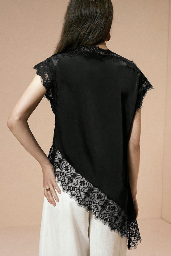 BLACK (3).jpg